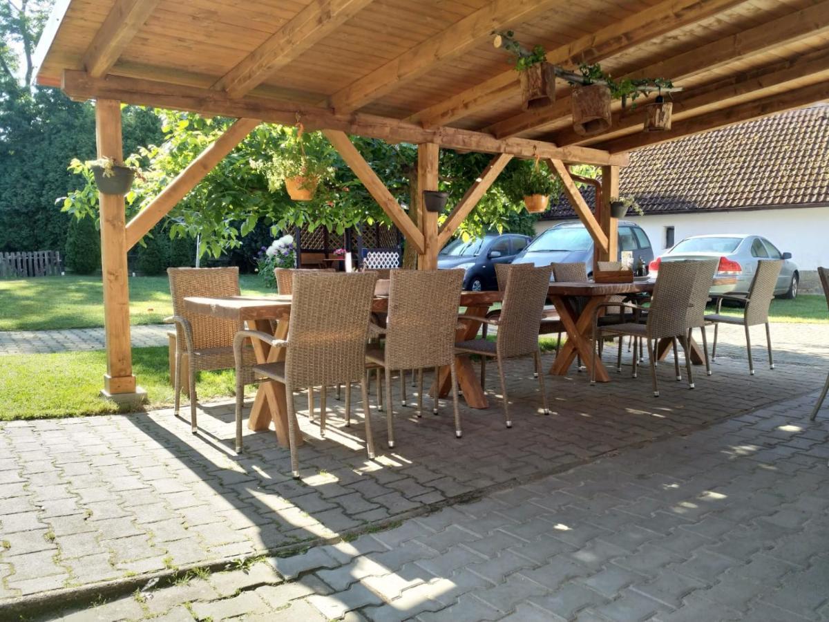 & Pliskovice